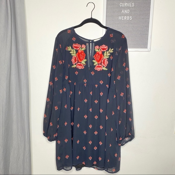 Taylor & Sage black boho flowy long sleeve dress - Picture 2 of 6